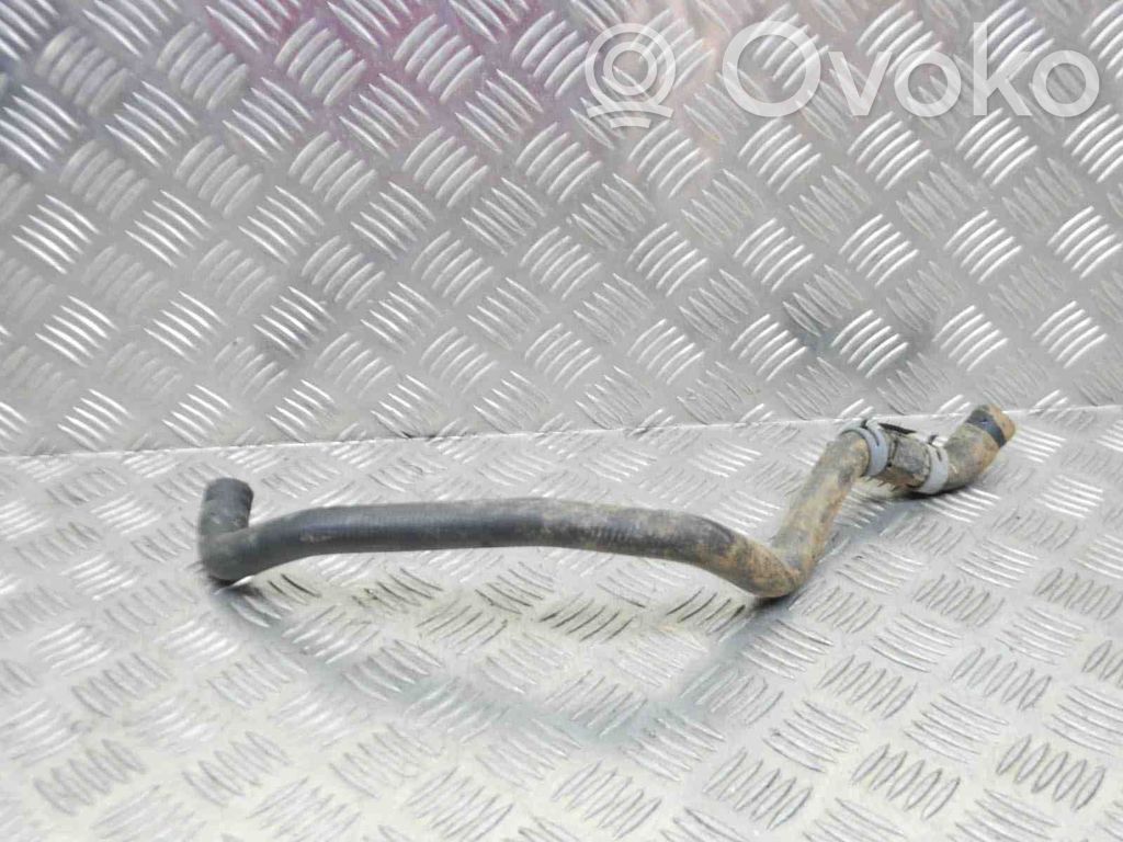 Audi A4 S4 B9 8W Engine coolant pipe/hose 