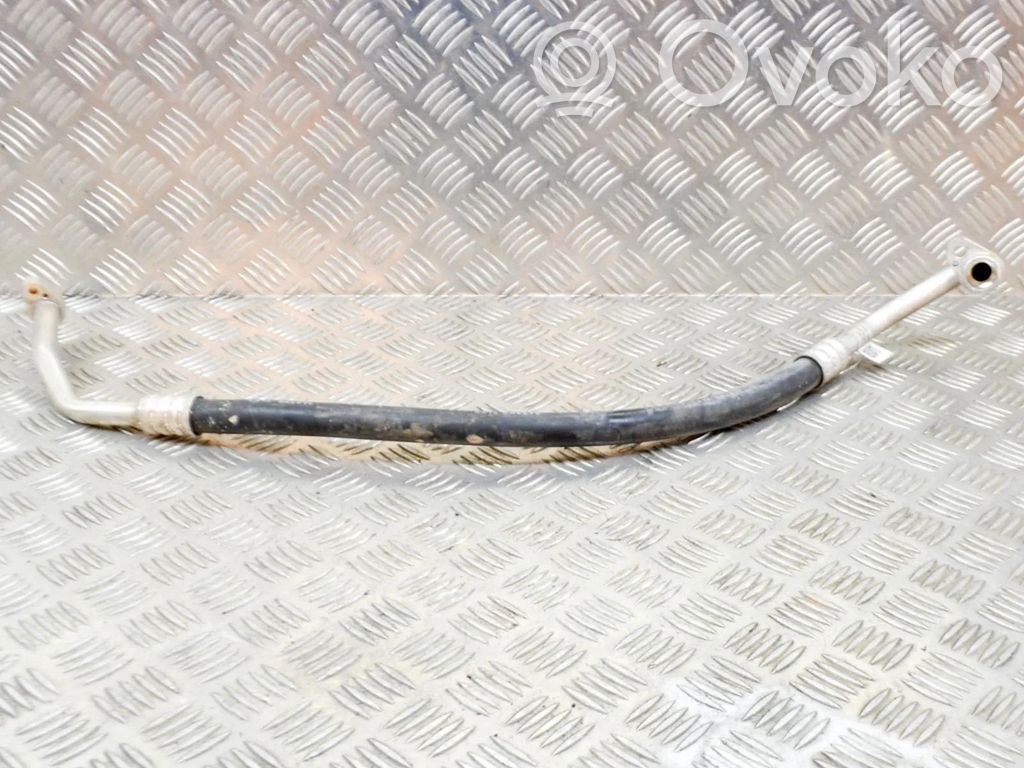 Audi A4 S4 B9 8W Ilmastointilaitteen putki (A/C) 