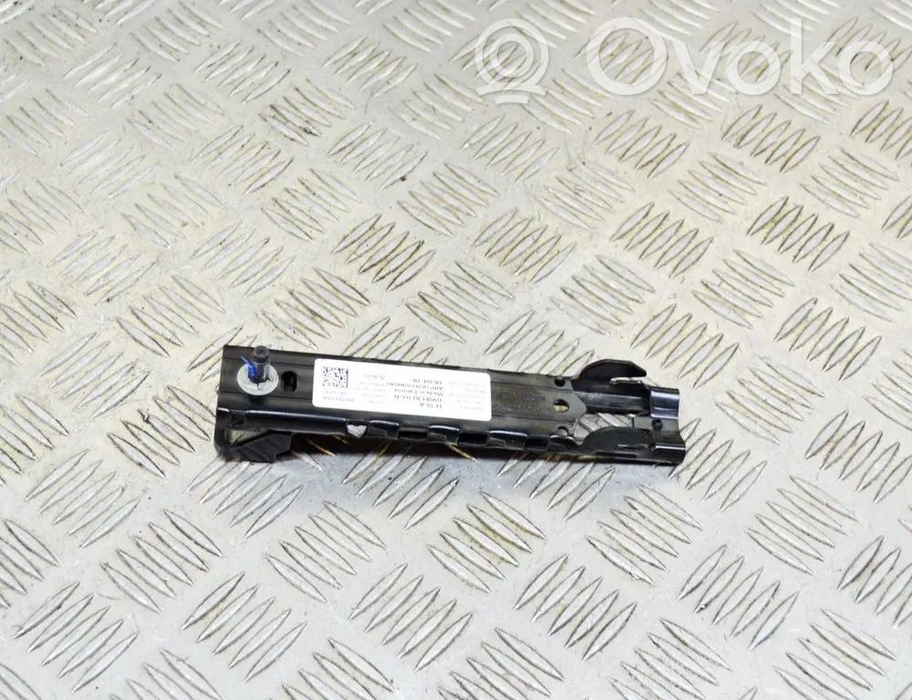 Tesla Model 3 Regolatore altezza cintura di sicurezza