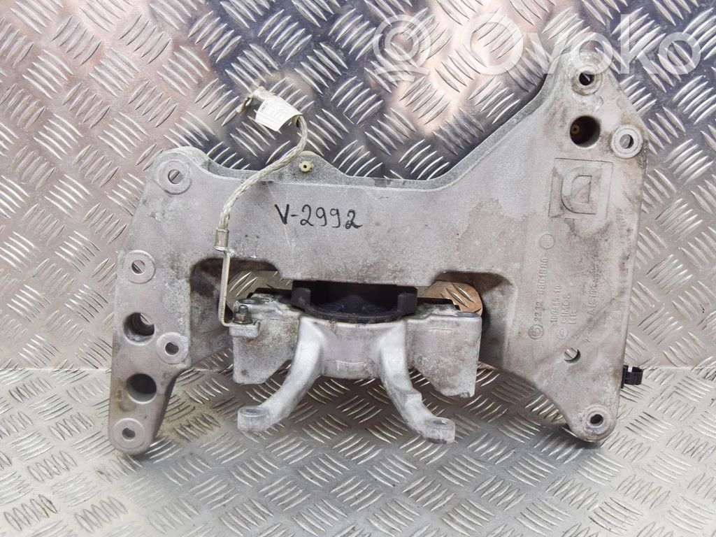 BMW 7 G11 G12 Supporto di montaggio scatola del cambio 