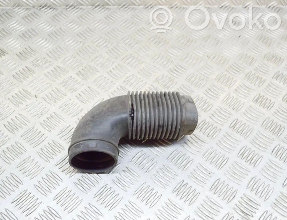 Część rury dolotu powietrza   7649185