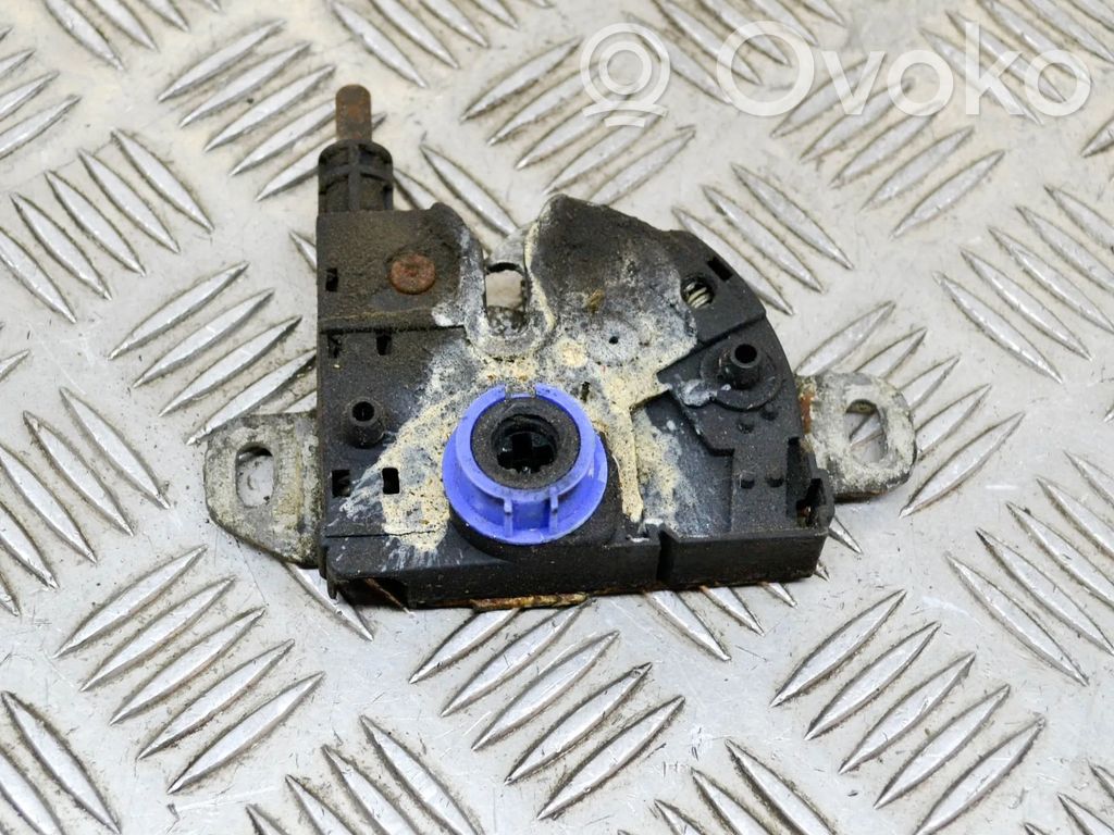 Engine bonnet/hood lock/catch