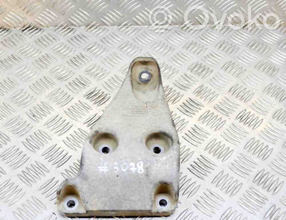 Engine mounting bracket   6788609