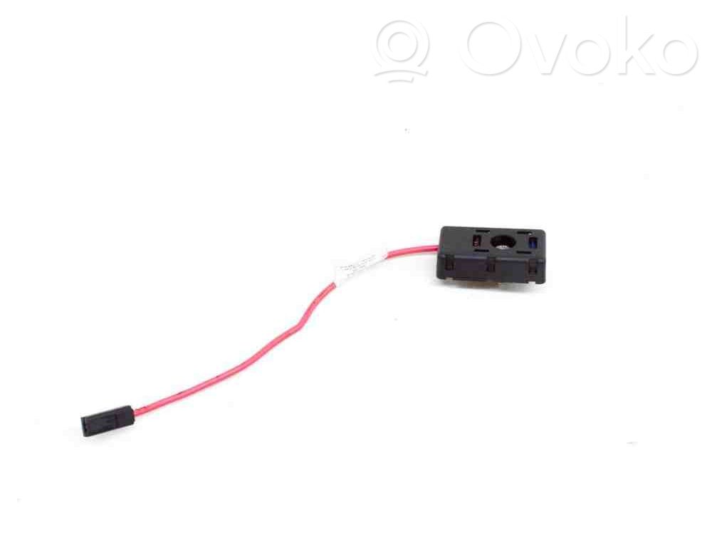 Tesla Model Y Antenos stiprintuvas 