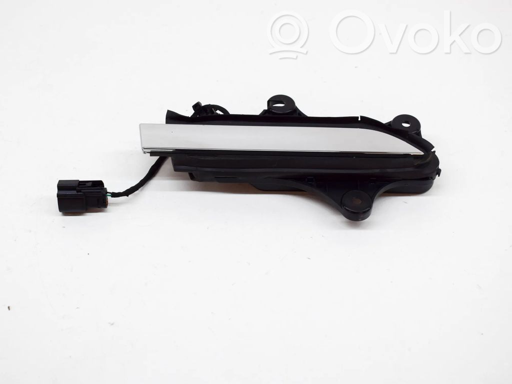 Tesla Model X Manecilla externa puerta delantera 
