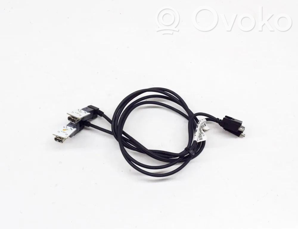 Tesla Model S Разъем USB 