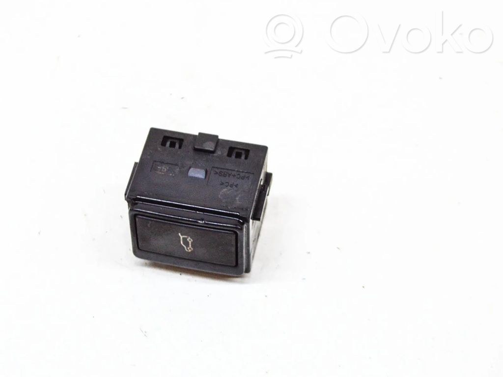 Jaguar I-Pace Tailgate/boot open switch button 