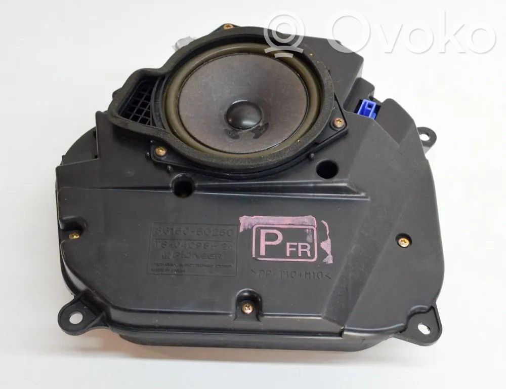 Altavoz de la puerta delantera   8615050250