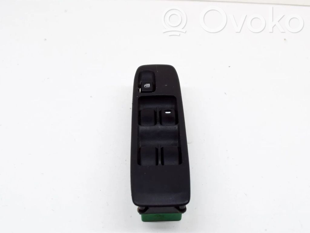 Mitsubishi Pajero Electric window control switch 