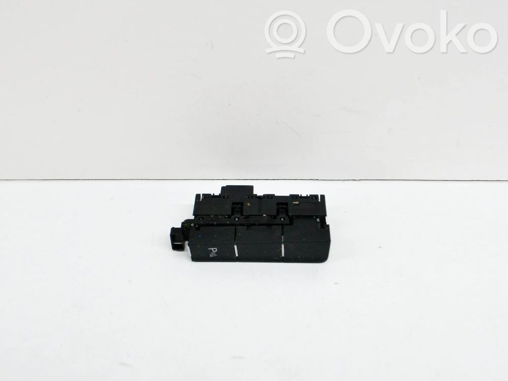 Volkswagen Golf VII Commutateur de capteur de stationnement (PDC)