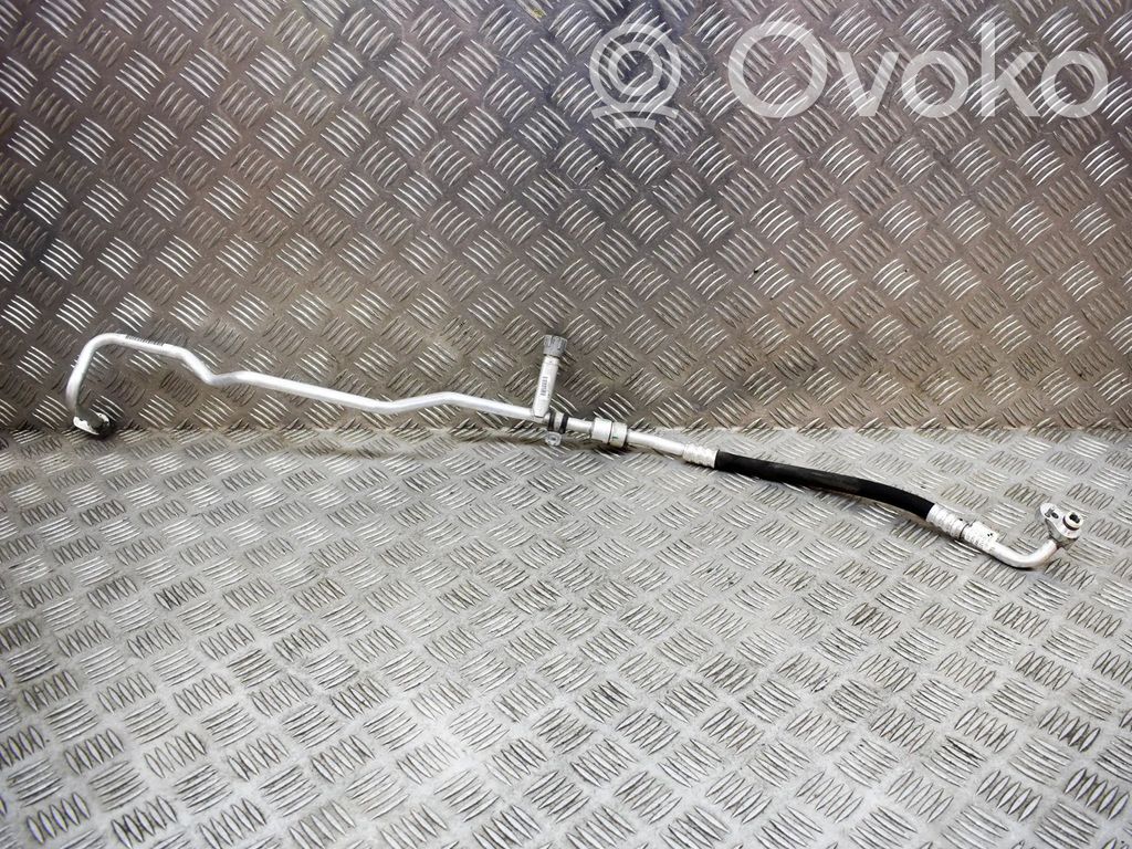 BMW i3 Ilmastointilaitteen putki (A/C) 