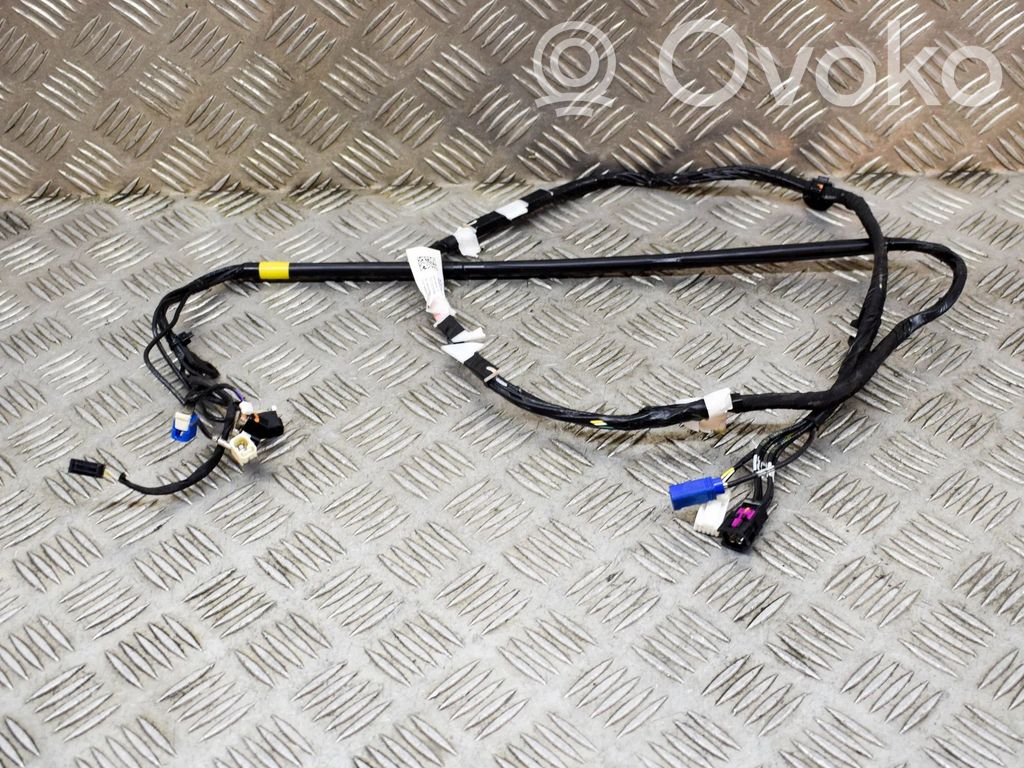Otros cableados   106878700D