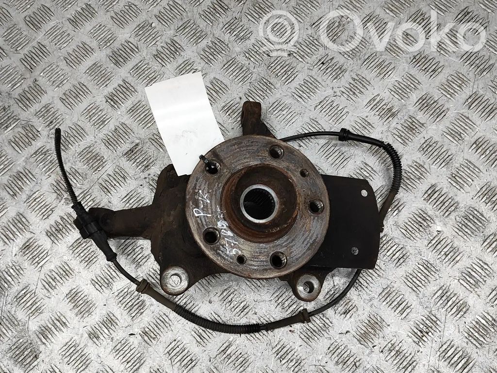 Opel Vivaro Priekinė stebulė 