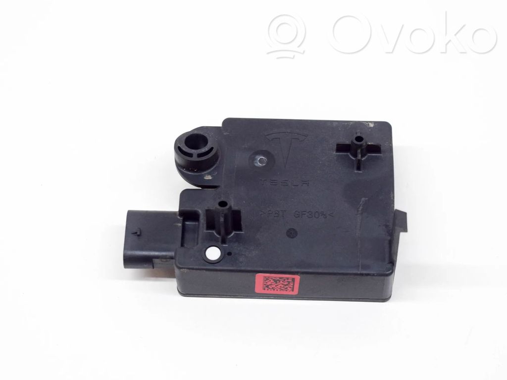 Tesla Model 3 Modulo di controllo del corpo centrale