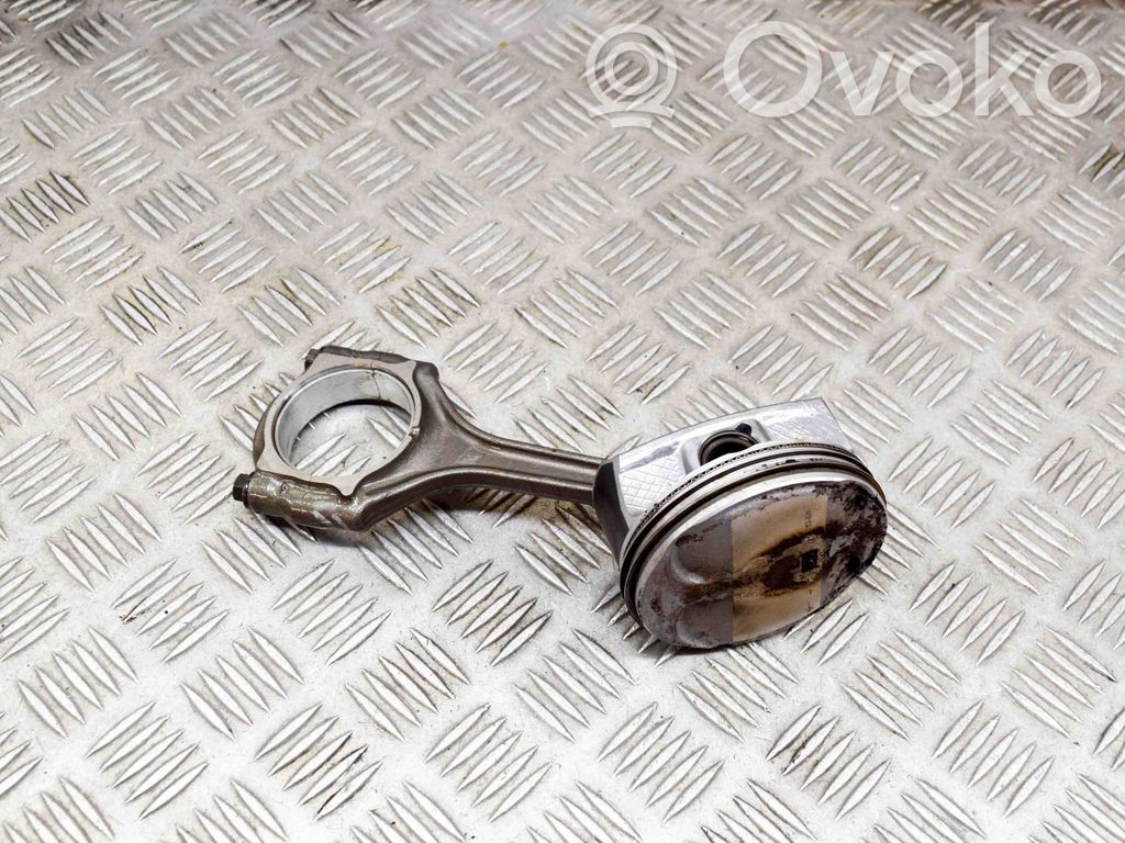 Chrysler Pacifica Piston 