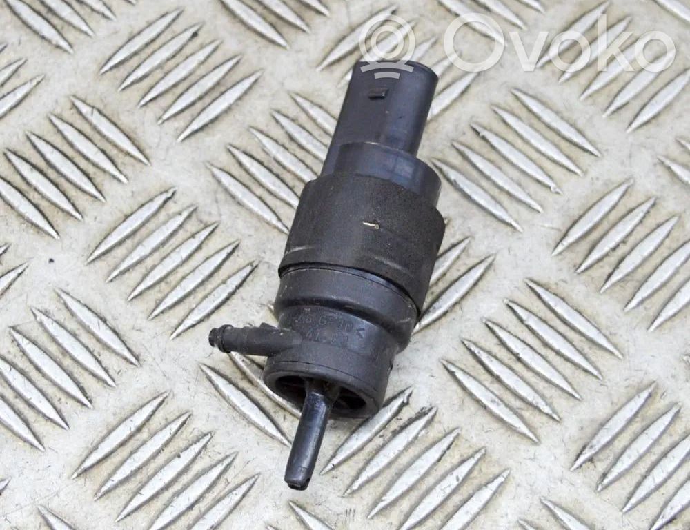 Audi A5 8T 8F Pompe de lave-glace de pare-brise 