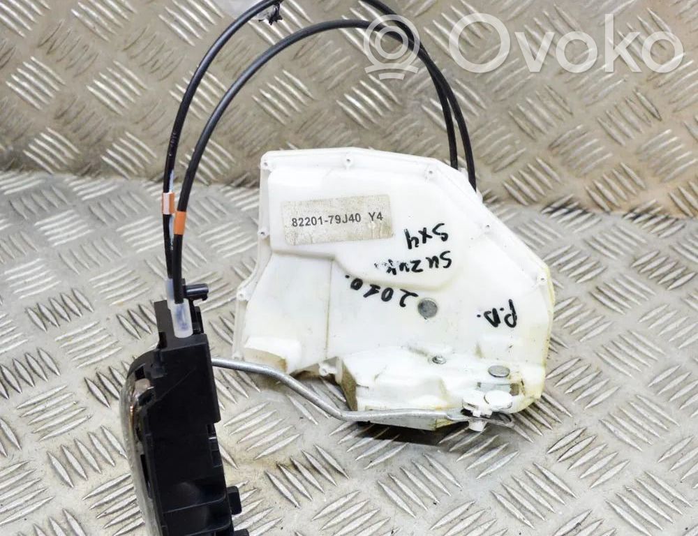 Suzuki SX4 Front door lock 