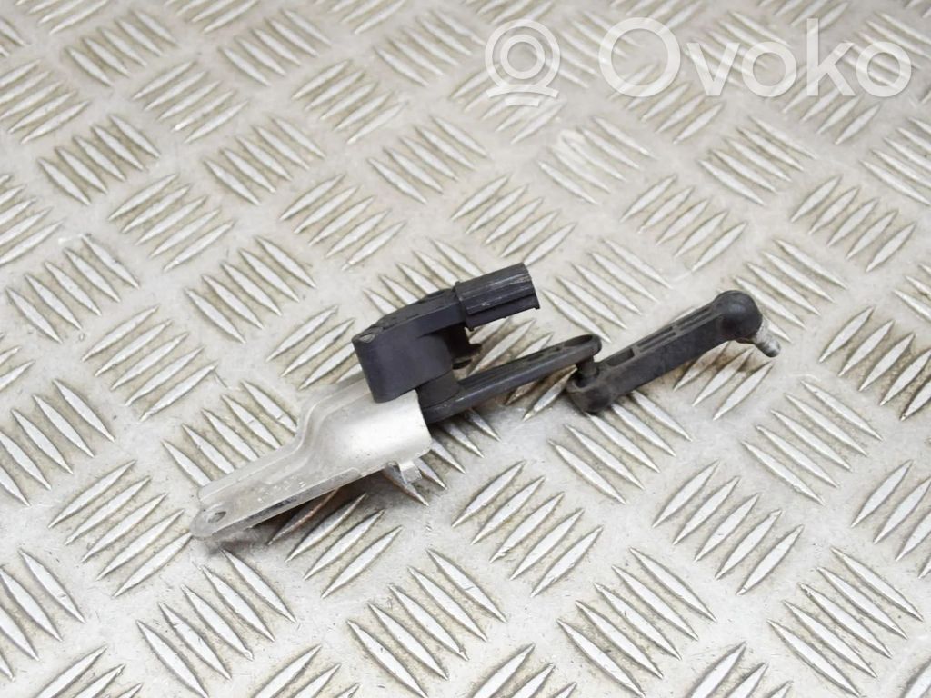 Tesla Model 3 Headlight/headlamp level sensor 
