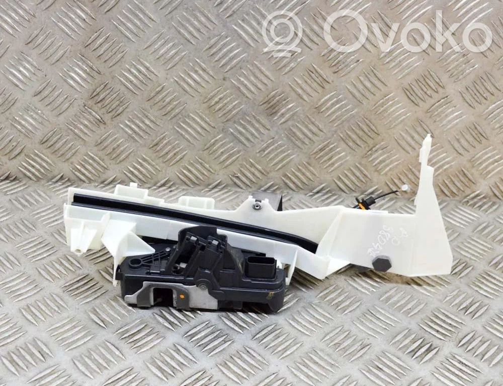 Zamek drzwi przednich   L1TBA219A64CE