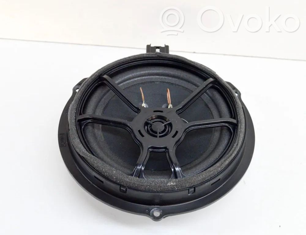 Ford Puma Takaoven kaiutin 