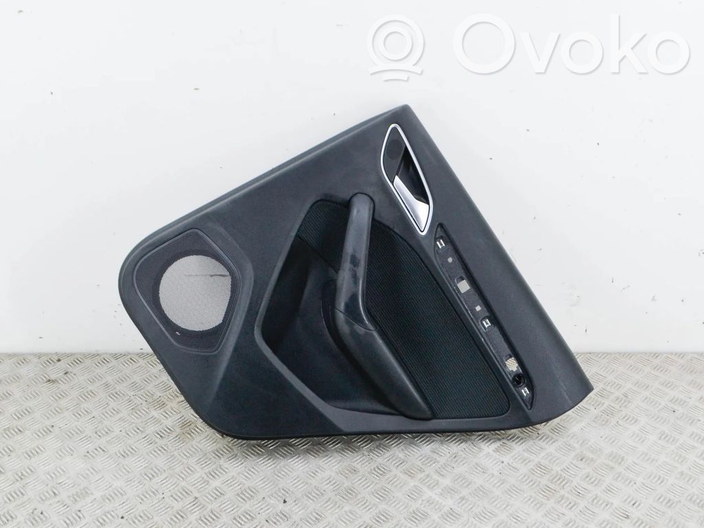 Audi Q3 8U Moldura del tarjetero de la puerta trasera 