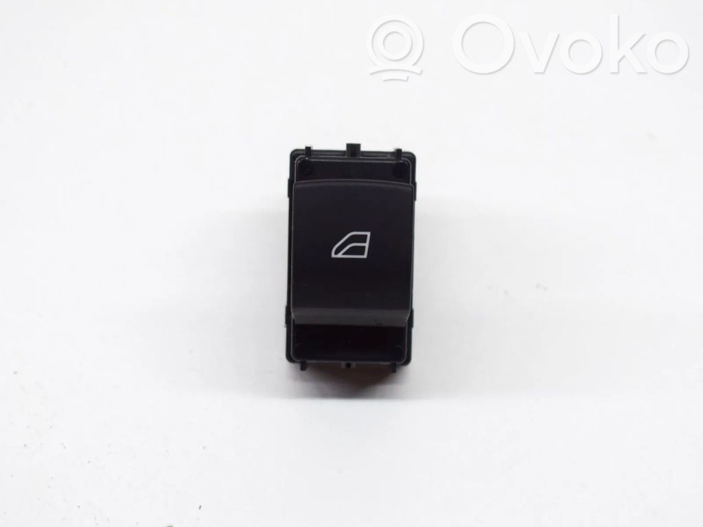 Volvo XC40 Electric window control switch 