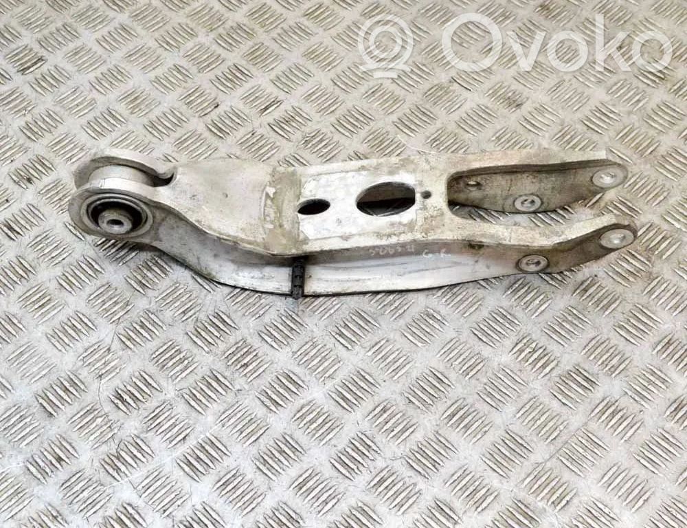 Audi Q8 Plaukti un sviras 