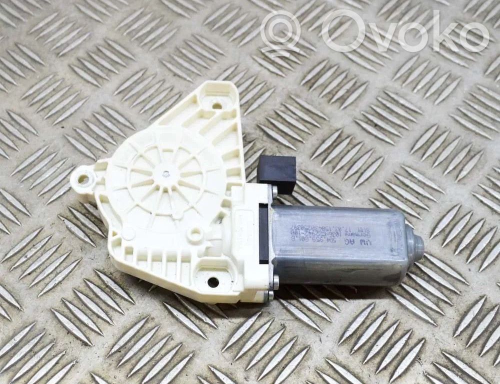Volkswagen PASSAT B8 Motor macara geam ușă față 