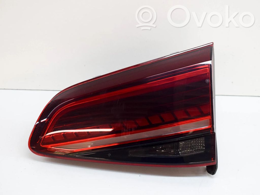 Volkswagen Golf VII Lampy tylnej klapy bagażnika 