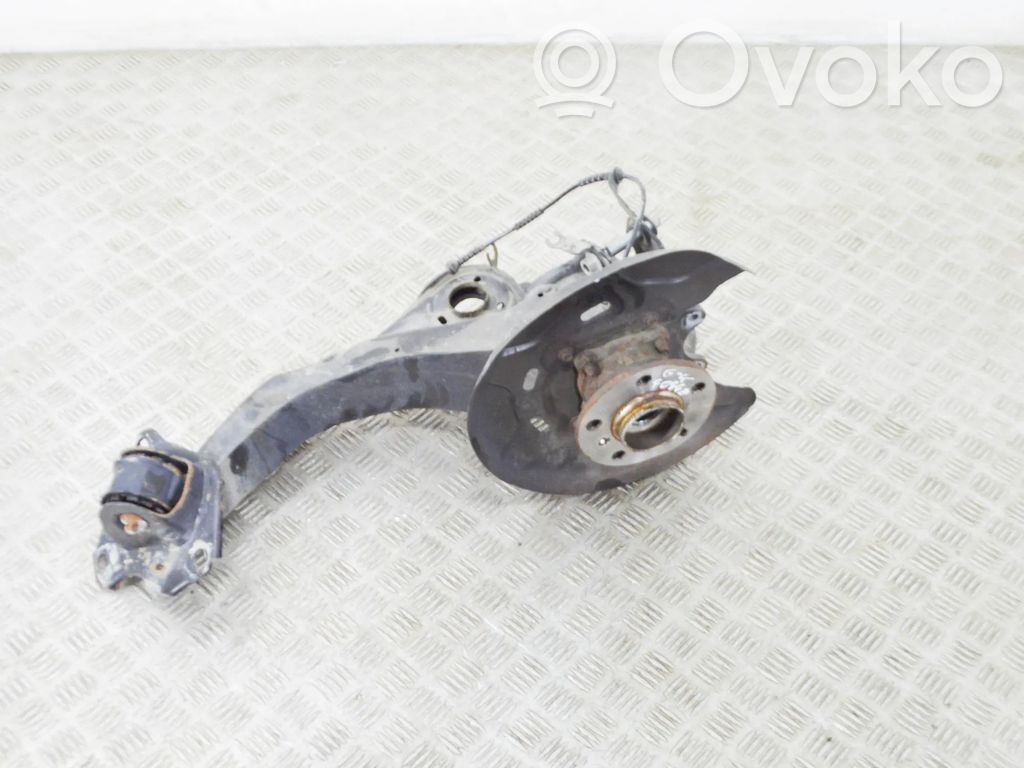 BMW 2 F45 Cubo de rueda trasera 