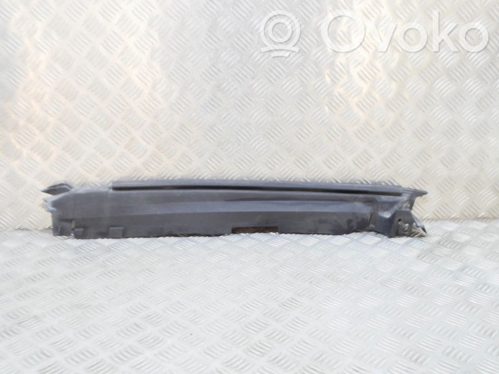 Toyota Land Cruiser (J200) Lokasuojan päätylista 