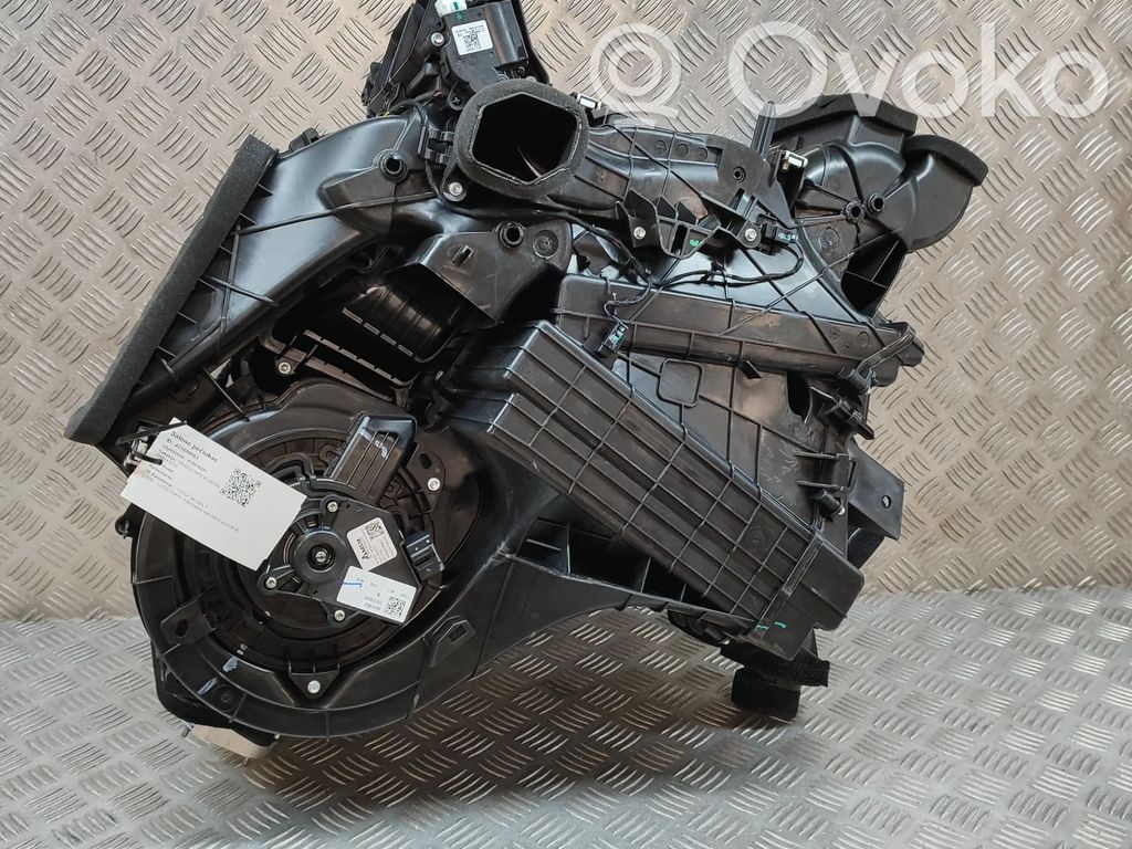 Tesla Model Y Scatola climatizzatore riscaldamento abitacolo assemblata