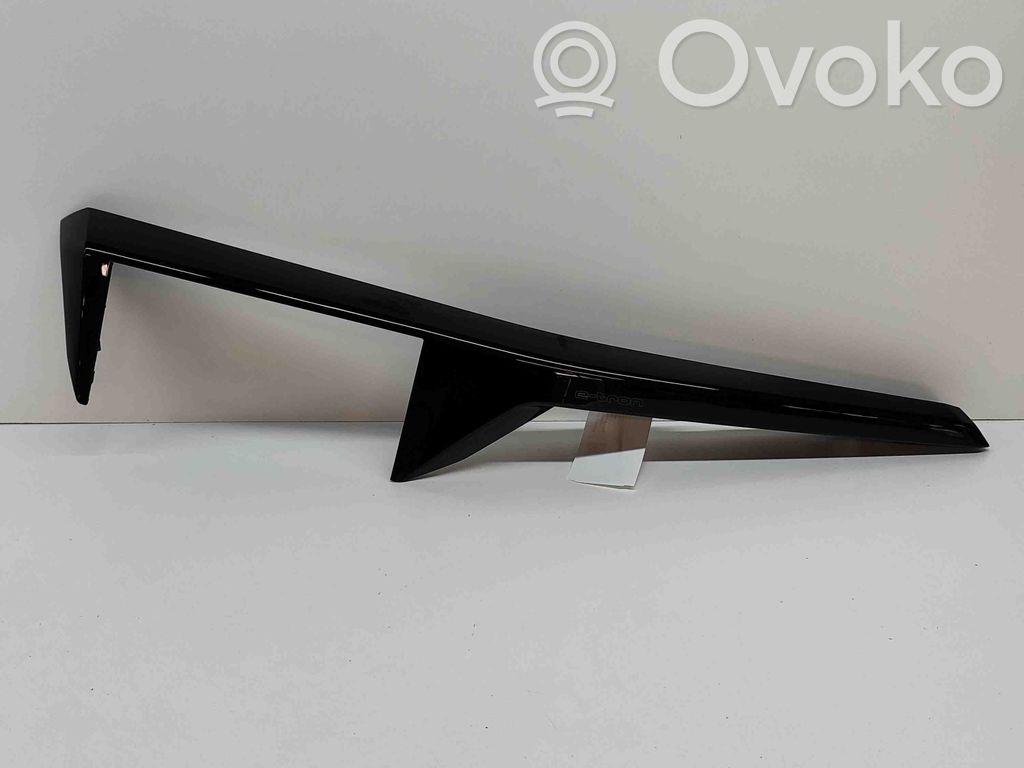 Audi E-tron GT Rivestimento del vano portaoggetti del cruscotto 