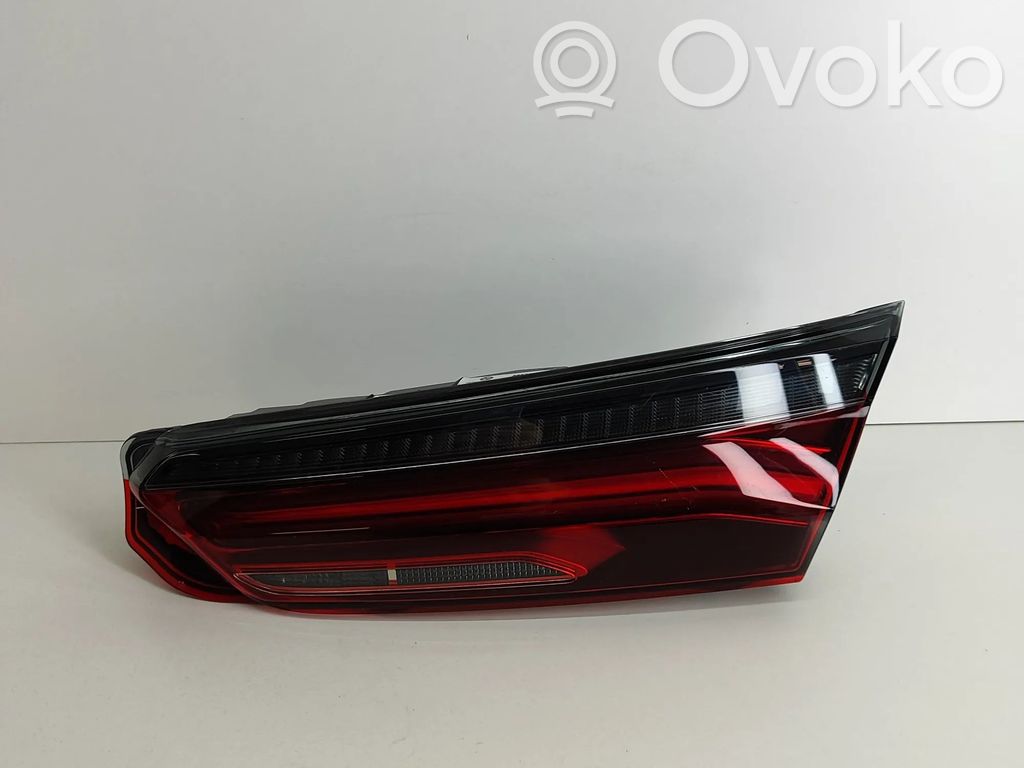 BMW 8 G14 Lampy tylnej klapy bagażnika 