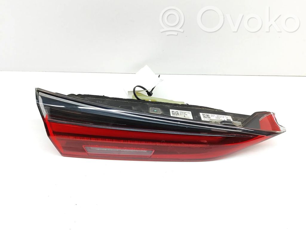 BMW i4 Tailgate rear/tail lights 