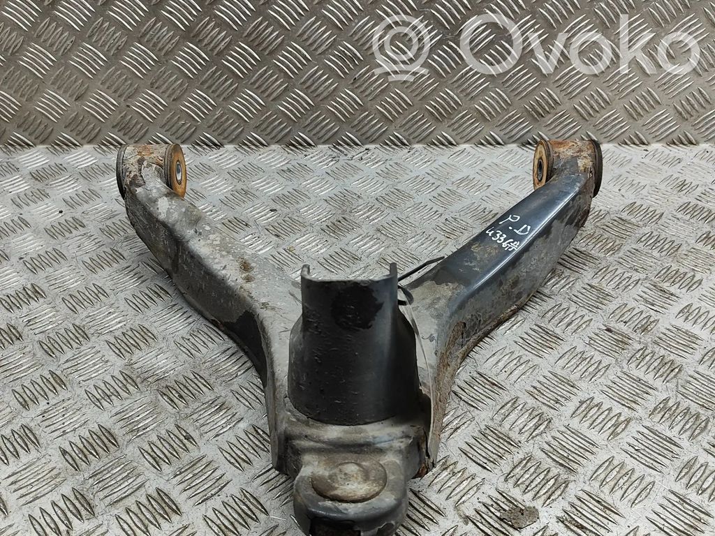 Iveco Daily 5th gen Basculă inferioară față 