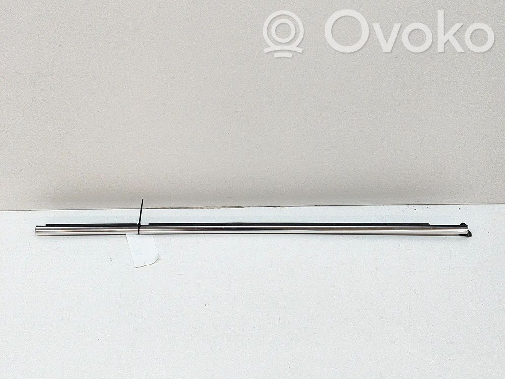 Volkswagen PASSAT B8 Ornament geam ușă spate