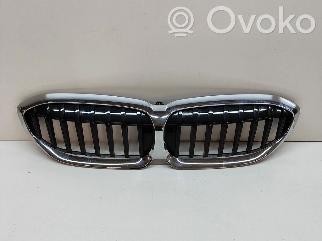 Atrapa chłodnicy / Grill   7457041,8075665,7449432,8072085,8072086,8075666,8079741,8079742