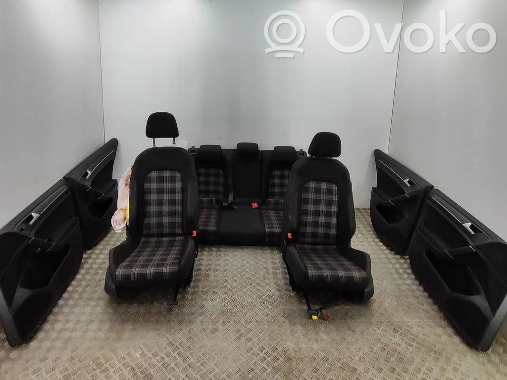 Volkswagen Golf VII Tapicerka / Komplet 