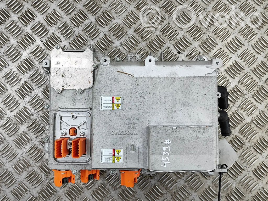 Polestar 2 Inversor/convertidor de voltaje 