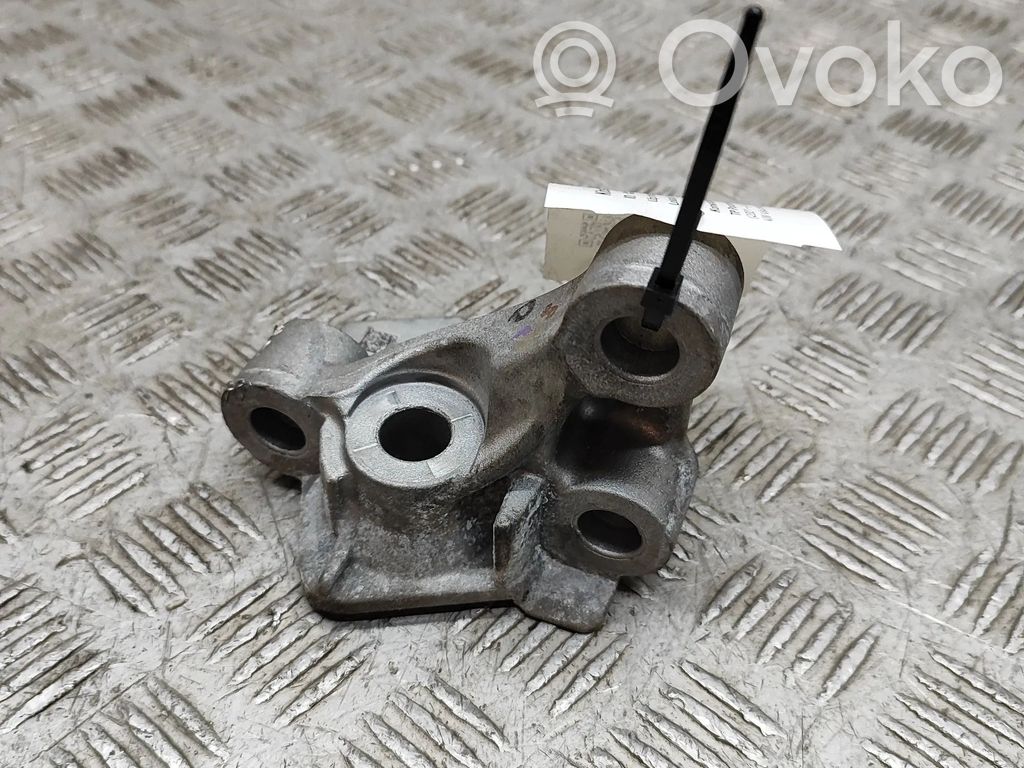 BMW iX Engine mounting bracket 