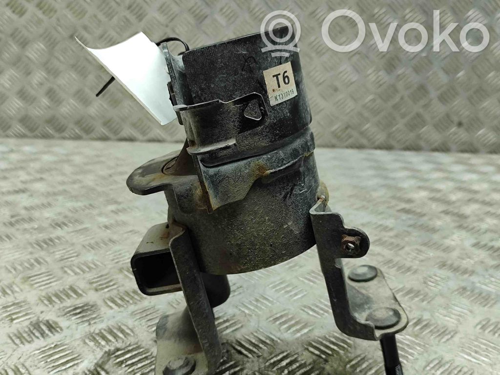 Toyota RAV 4 (XA50) Engine mount bracket 