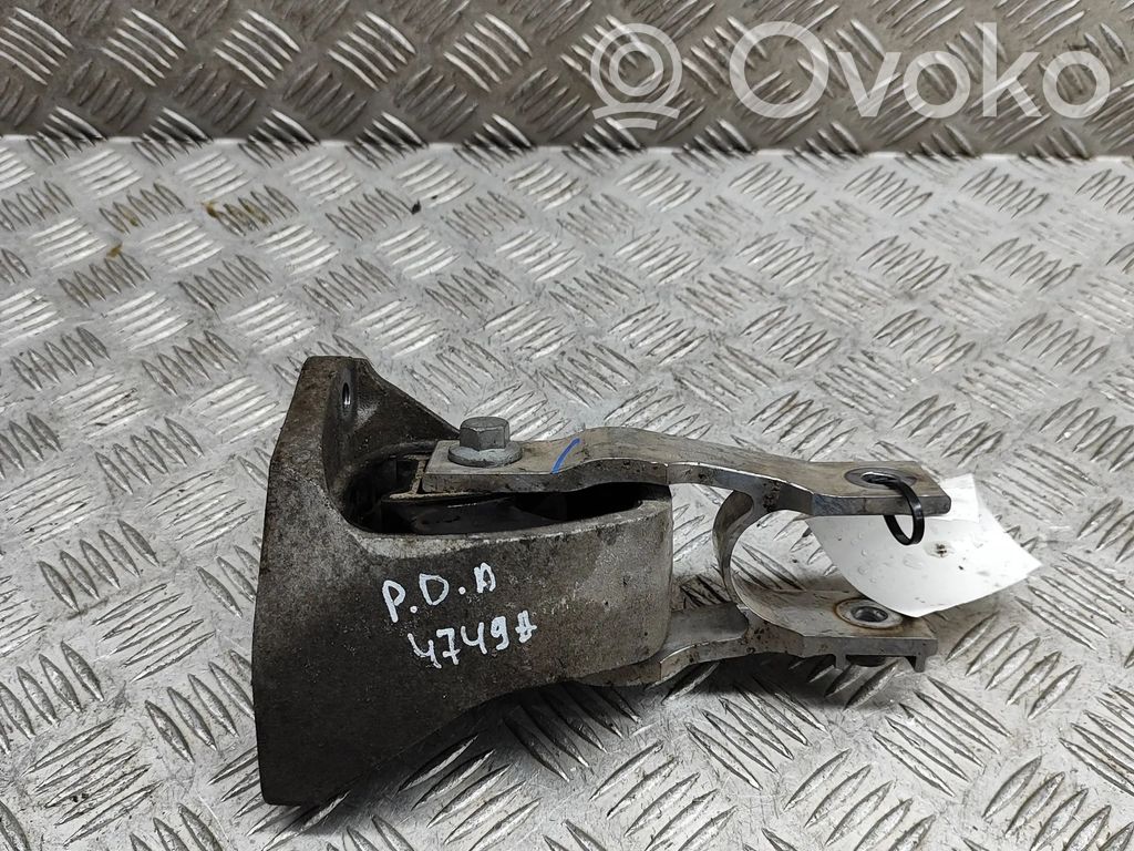 Volvo S90, V90 Engine mount bracket 