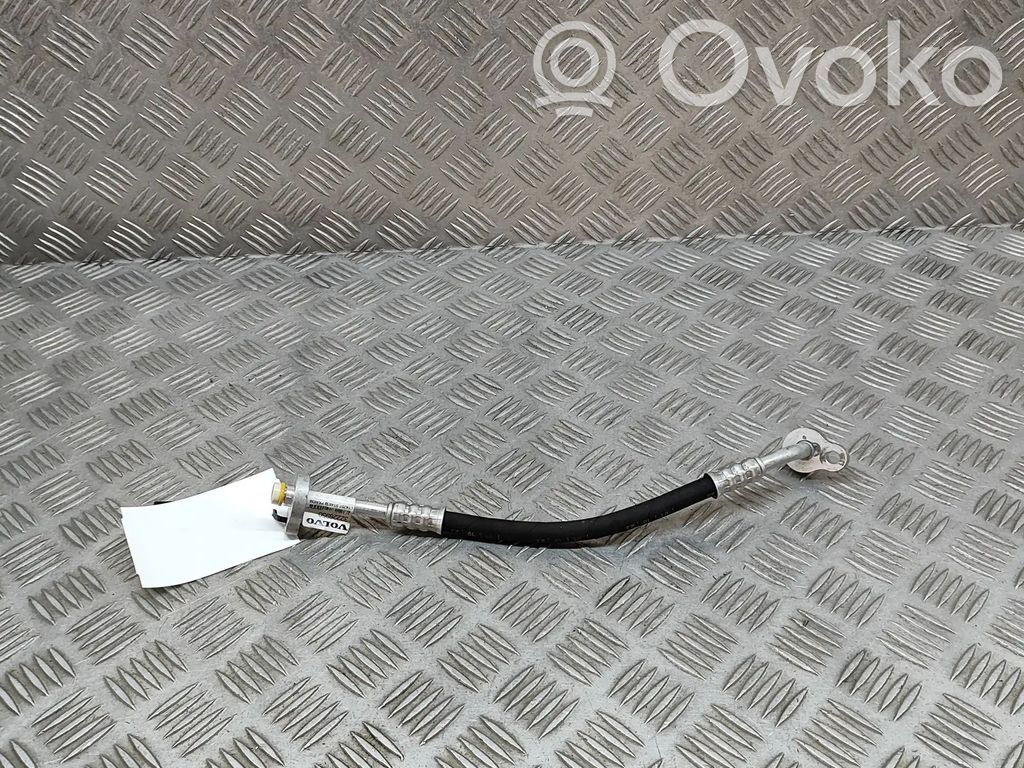 Volvo XC40 Ilmastointilaitteen putki (A/C) 