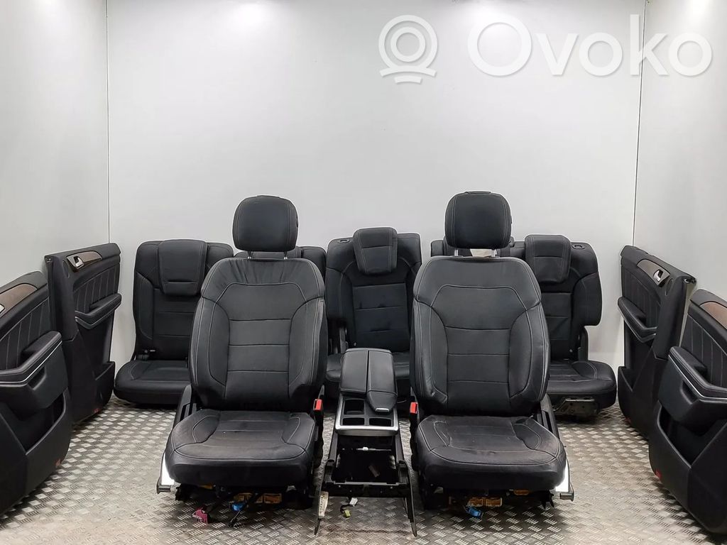 Mercedes-Benz GL X166 Tapicerka / Komplet 