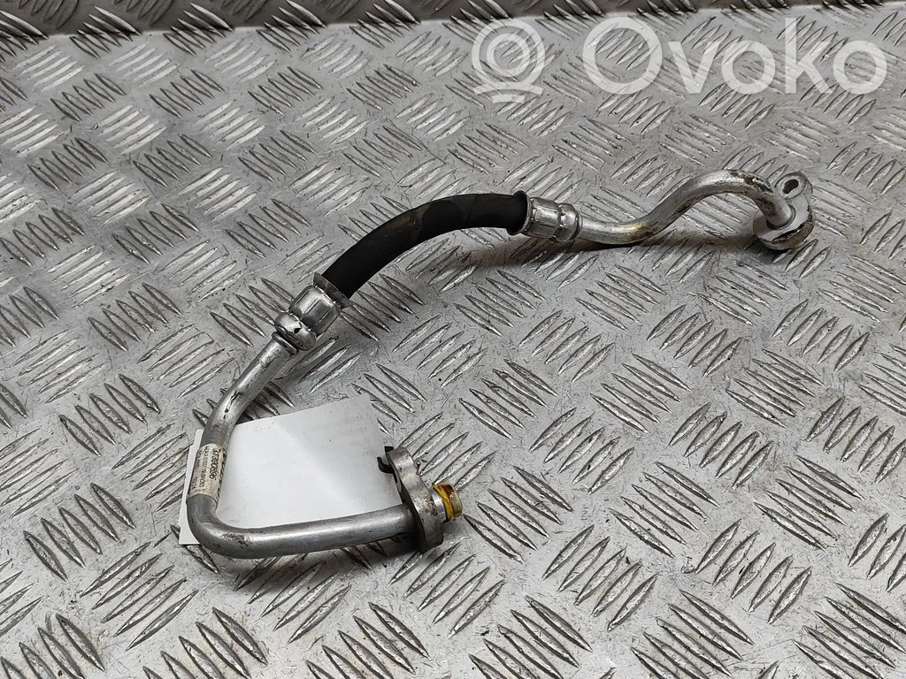 Volvo XC90 Ilmastointilaitteen putki (A/C) 