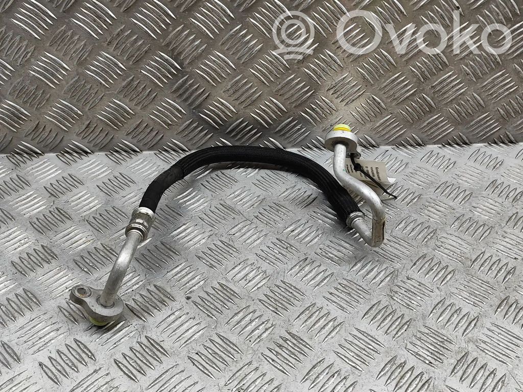 Volvo XC90 Ilmastointilaitteen putki (A/C) 