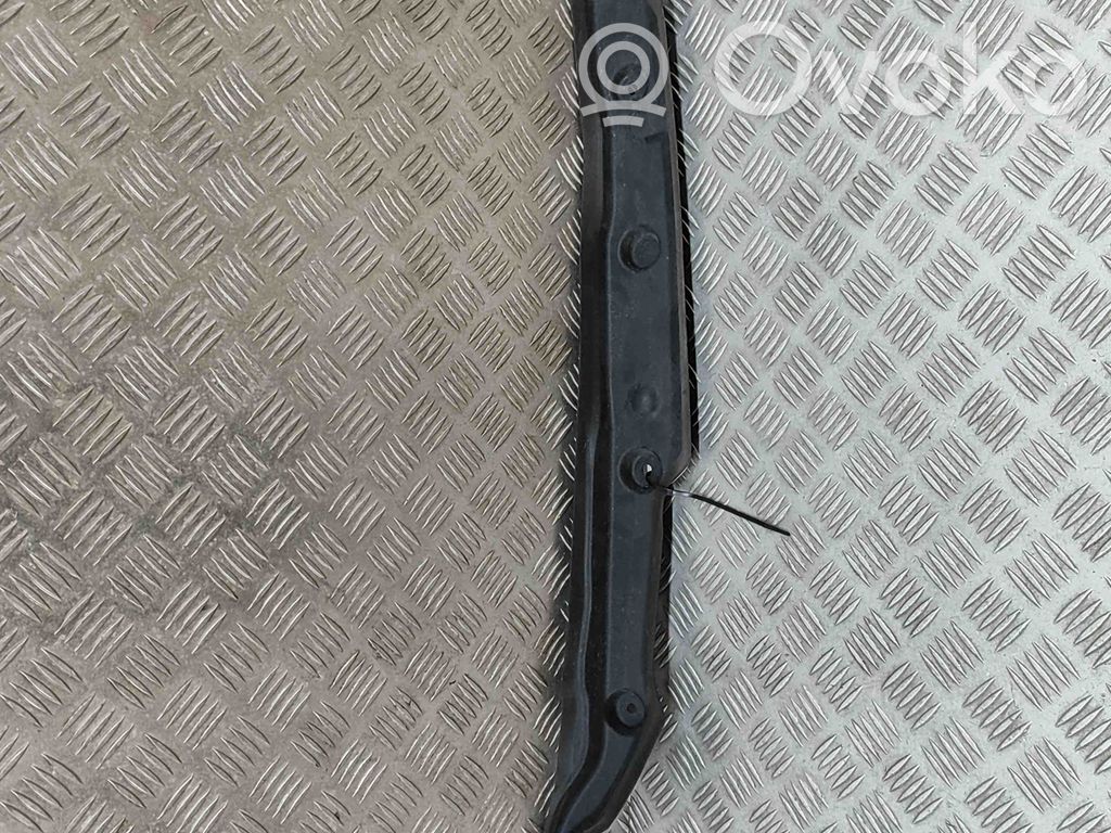 Audi e-tron Rivestimento parafango (modanatura) 