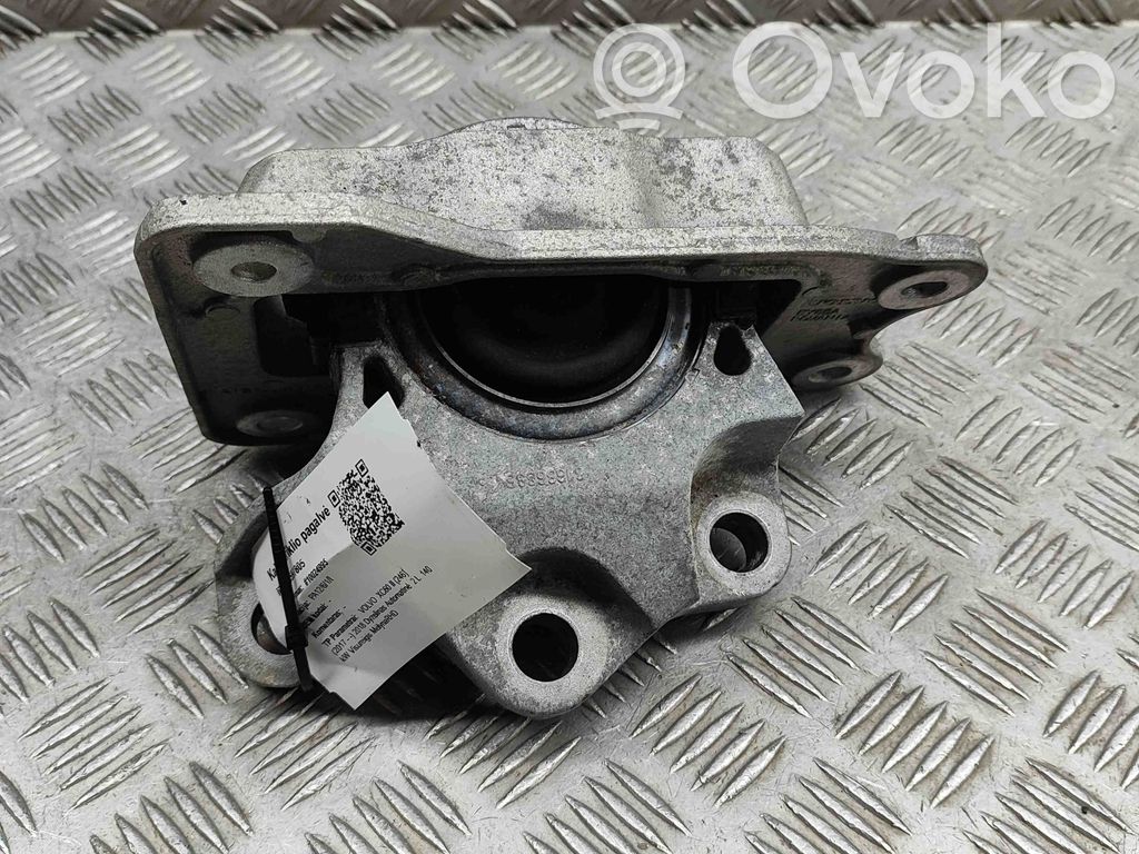 Engine mount bracket   31686886