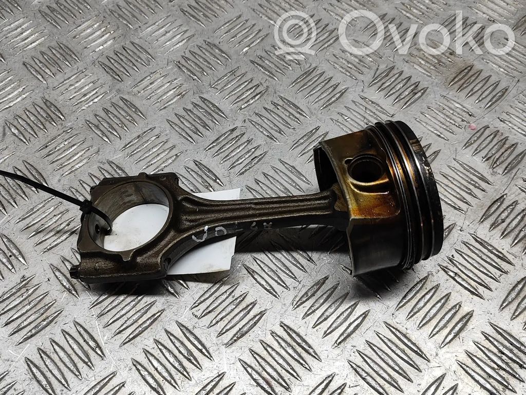 Volkswagen Golf V Piston 